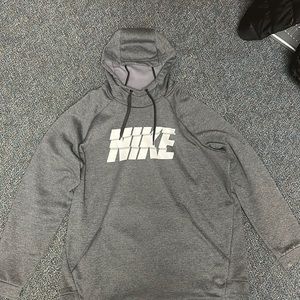 Nikes XXL hooded sweatshirt with pockets
